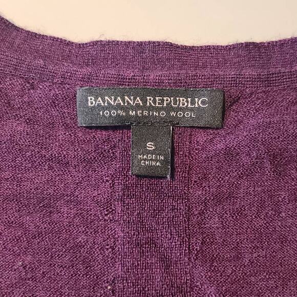 Banana Republic merino wool long sleeve v-neck sweater - small - Picture 3 of 4